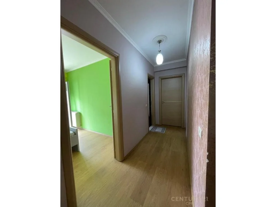 Tirane, shes apartament 3+1+2+ 2 POSTE PARKIMI , 135 m² 360.000 € (Komuna e Parisit)