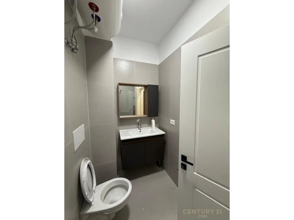 Tirane, jepet me qera apartament 1+1 Kati 6, 66 m² 600 € (Fusha e Aviacionit)