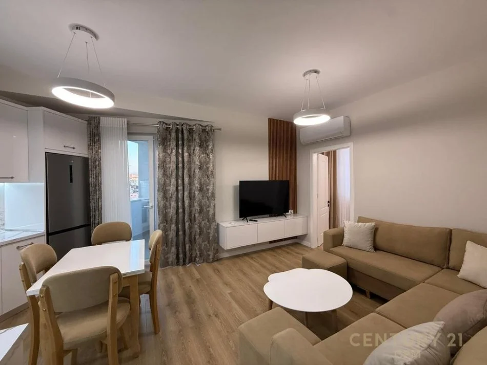 Tirane, jepet me qera apartament 1+1 Kati 6, 66 m² 600 € (Fusha e Aviacionit)