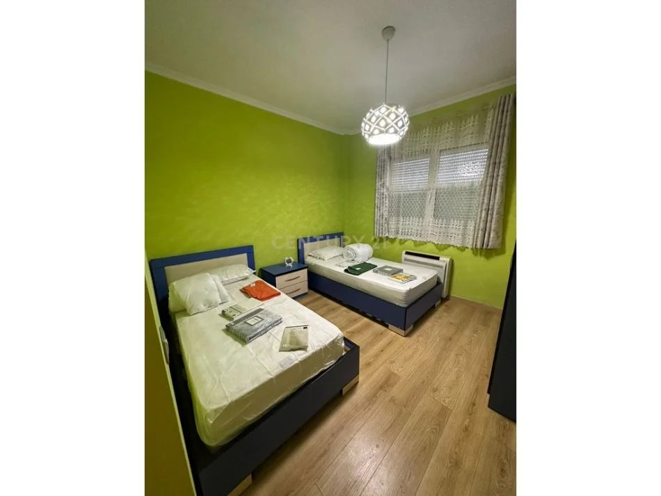 Durres, jepet me qera apartament 3+1+Ballkon Kati 4, 130 m² 1.200 € (Liqeni i Thatë, Tirane!)