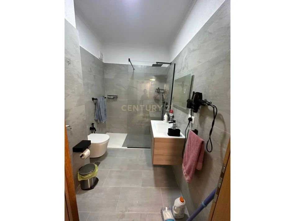 Durres, jepet me qera apartament 3+1+Ballkon Kati 4, 130 m² 1.200 € (Liqeni i Thatë, Tirane!)