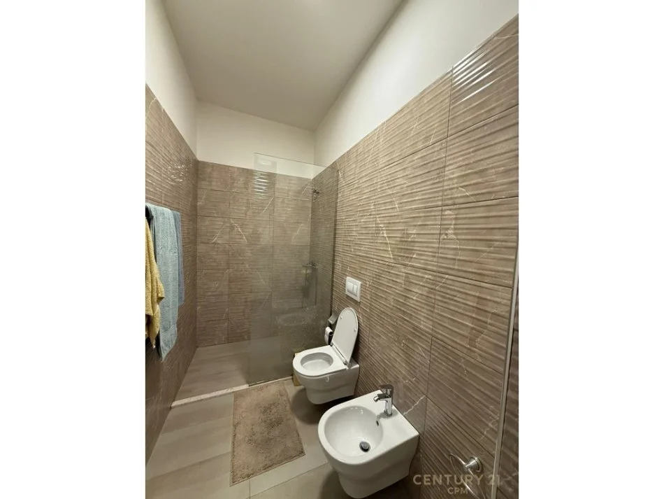 Tirane, jepet me qera apartament 1+1 Kati 6, 65 m² 700 € (Riza Cerova)