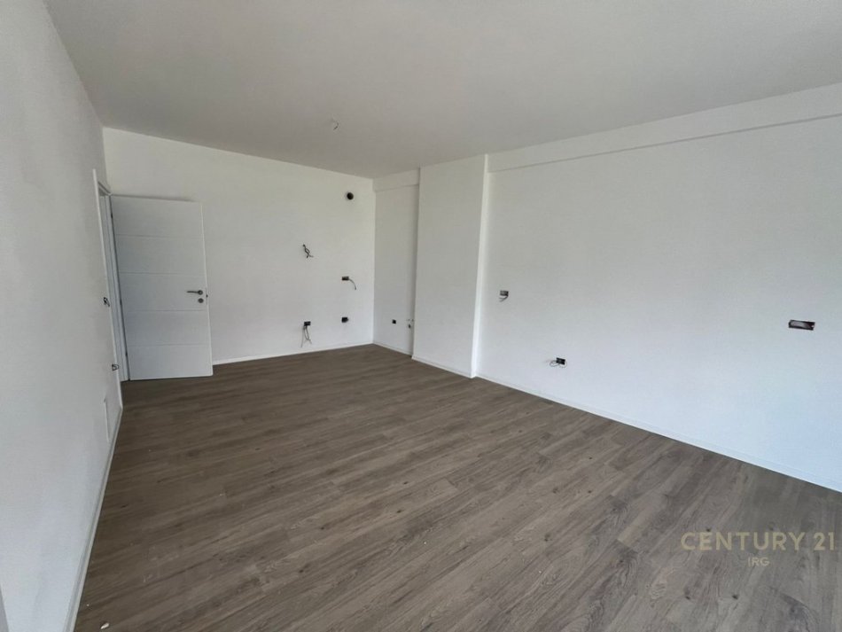 Tirane, shitet apartament 2+1+Ballkon Kati 3, 108 m² 185.000 € (JORDAN MISJA)