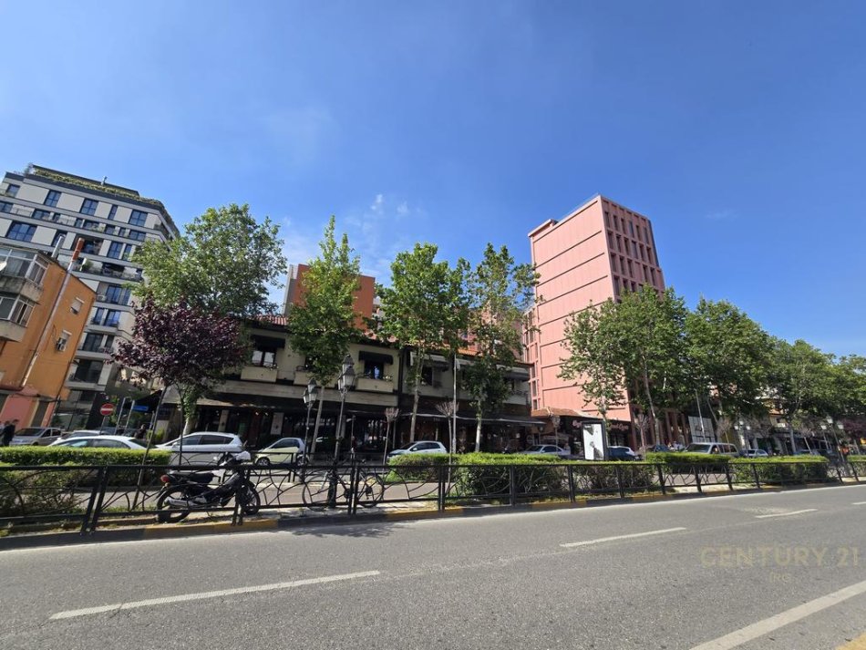 Tirane, shitet apartament 1+1+Ballkon Kati 7, 58 m² 174.000 € (Rruga e Kavajës, Pranë Qendrës së Tiranës)