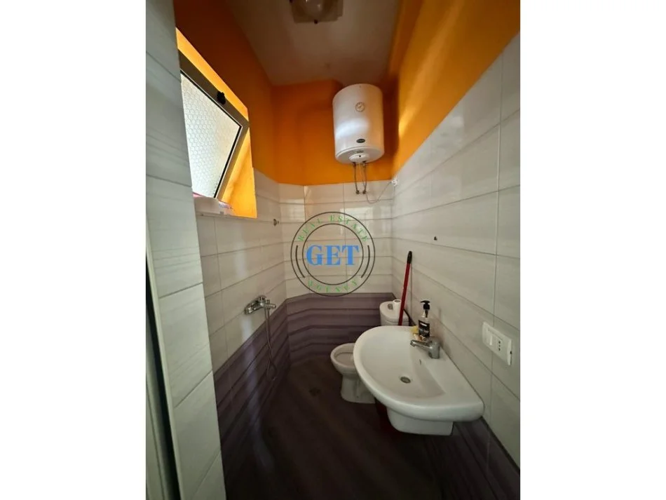 Durres, jepet me qera , 40 m² 200 € (Plazh, zona Antalia)