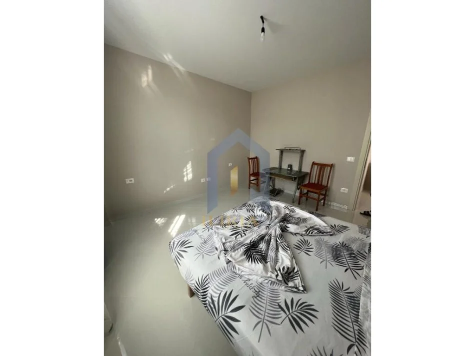 Tirane, jepet me qera apartament 1+1 Kati 1, 60 m² 280 € (rruga lasgush pogradeci)