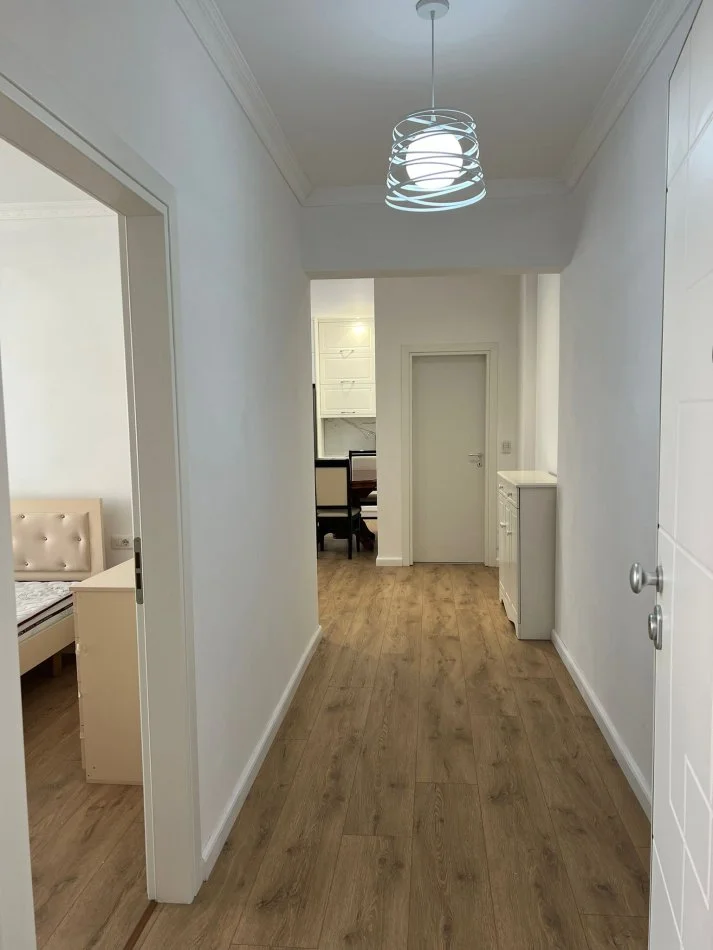 Tirane, jepet me qera apartament 1+1 Kati 5, 80 m² 400 € (Fresk)