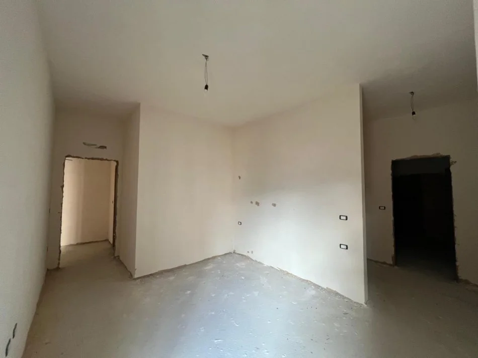Tirane, shitet apartament 2+1+Ballkon Kati 4, 122 m² 176.000 € (KUPOLA)
