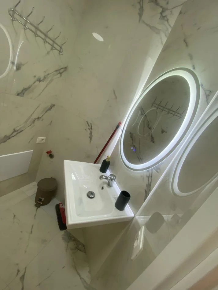 Tirane, jepet me qera apartament 1+1 Kati 5, 65 m² 700 € 