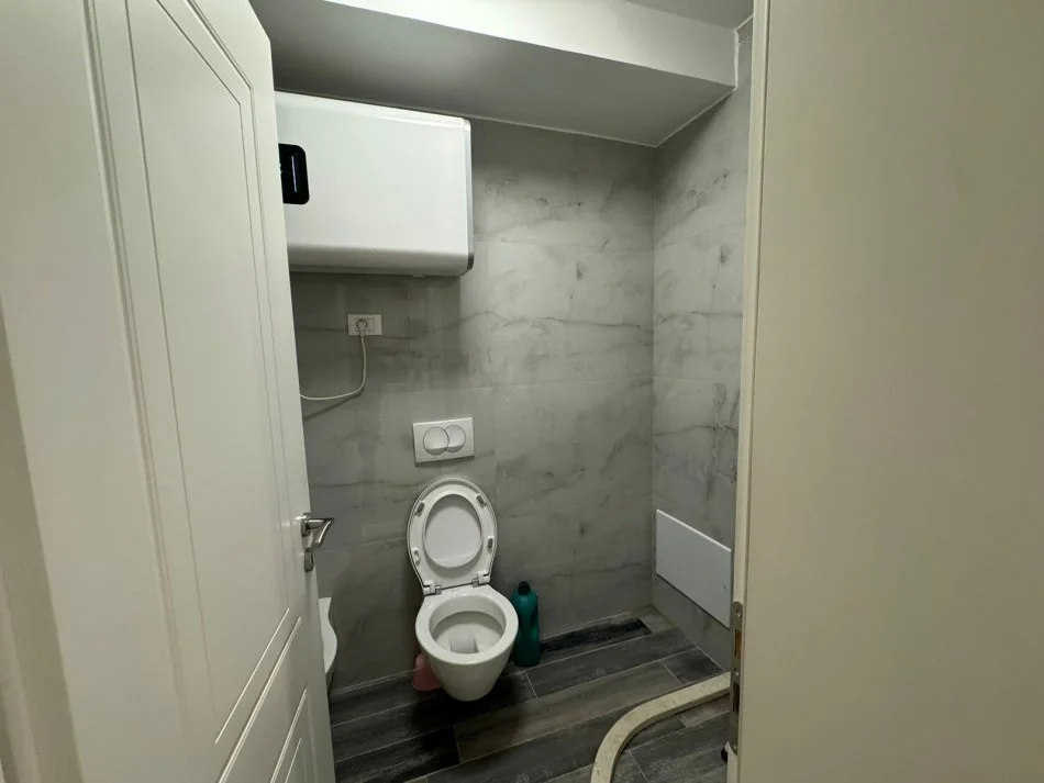 Tirane, jepet me qera apartament 1+1 Kati 4, 50 m² 500 € (ABDYL FRASHERI)