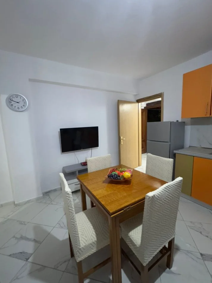 Tirane, jepet me qera shtepi 1+1 Kati 1, 75 m² 430 € (Zogu i Zi ,Kupola)