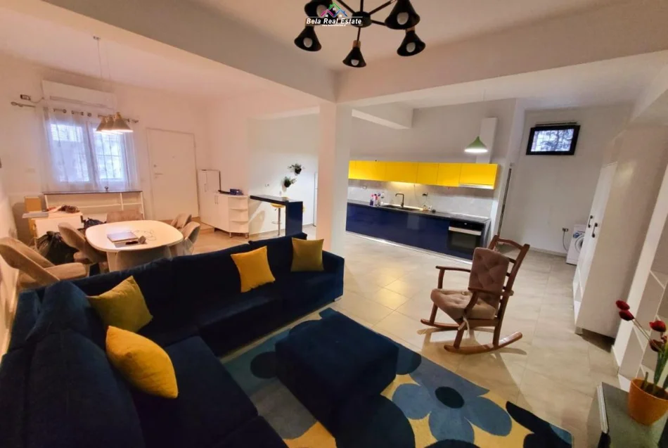Tirane, jepet me qera Vile 1+1+Ballkon Kati 1, 100 m² 580 € (rruga bardhyl)