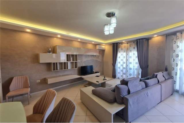 Tirane, jepet me qera apartament 2+1 Kati 3, 120 m² 600 Euro (Kopshti Botanik)