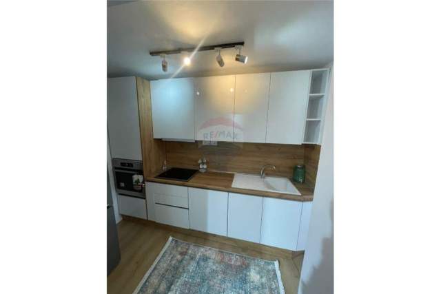Tirane, jepet me qera apartament 2+1+BLK Kati 5, 80 m² 500 Euro (rruga e Durresit)