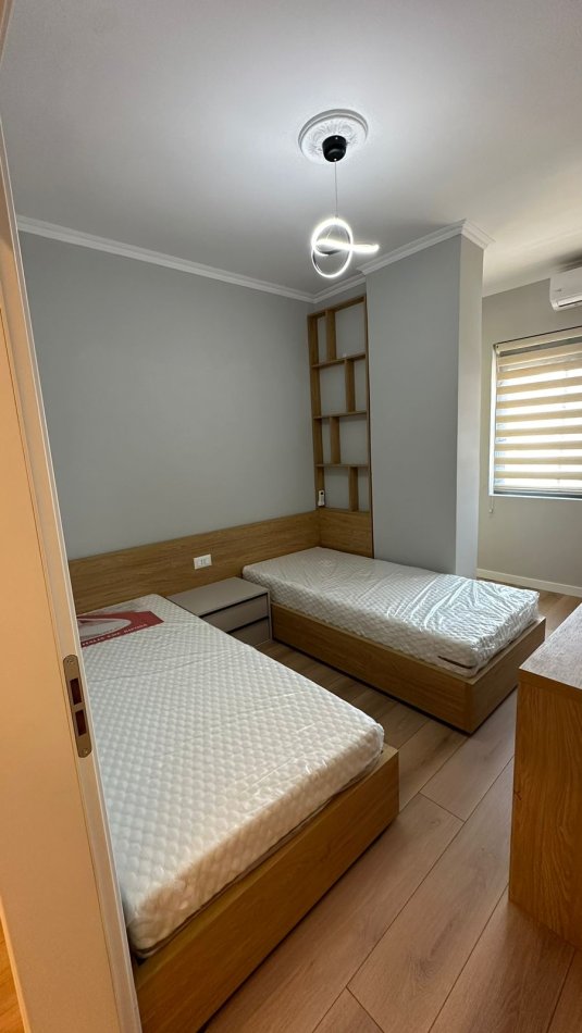 Tirane, shitet apartament 2+1+Aneks+Ballkon Kati 5, 87 m² 142.000 € (laprak)