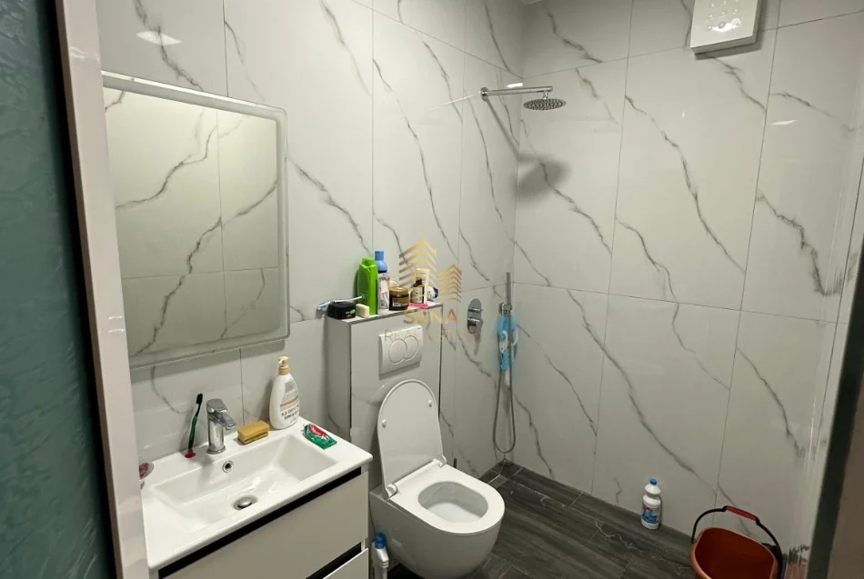 Tirane, jepet me qera apartament 1+1+Ballkon Kati 3, 84 m² 450 € (Rruga Bardhyl)