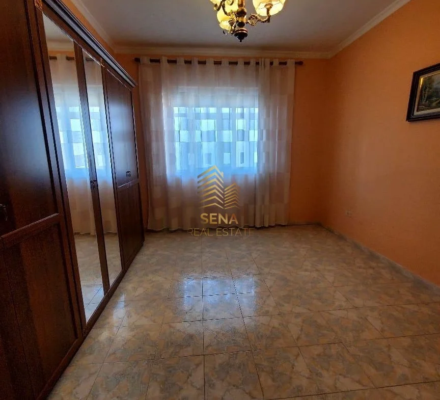 Tirane, jepet me qera apartament 1+1+Ballkon Kati 3, 84 m² 450 € (Rruga Bardhyl)