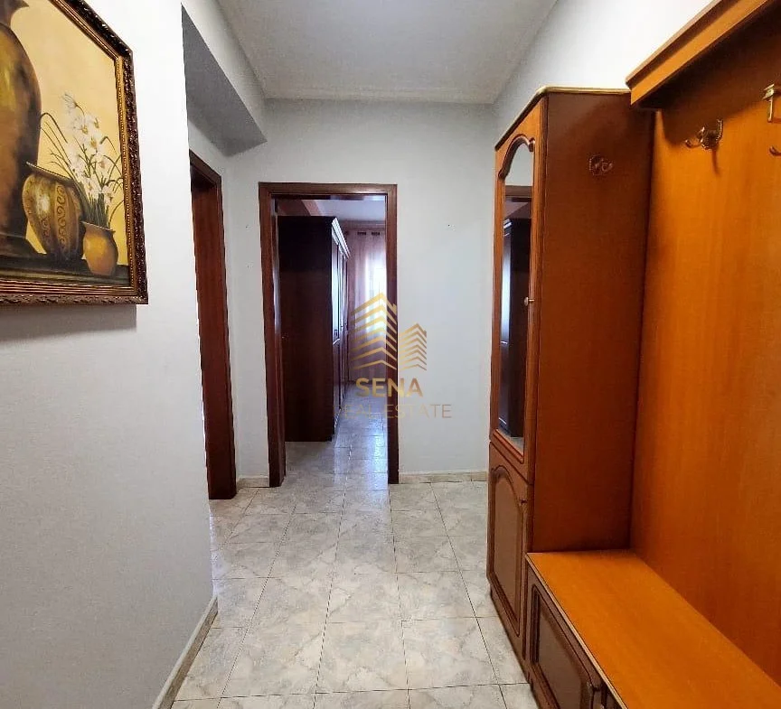 Tirane, jepet me qera apartament 1+1+Ballkon Kati 3, 84 m² 450 € (Rruga Bardhyl)