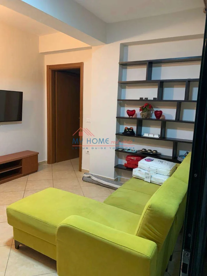 Tirane, jepet me qera apartament 1+1+Ballkon Kati 5, 60 m² 450 € (Don Bosko)