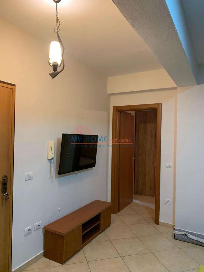 Tirane, jepet me qera apartament 1+1+Ballkon Kati 5, 60 m² 450 € (Don Bosko)