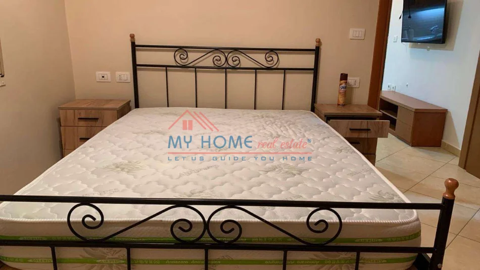 Tirane, jepet me qera apartament 1+1+Ballkon Kati 5, 60 m² 450 € (Don Bosko)