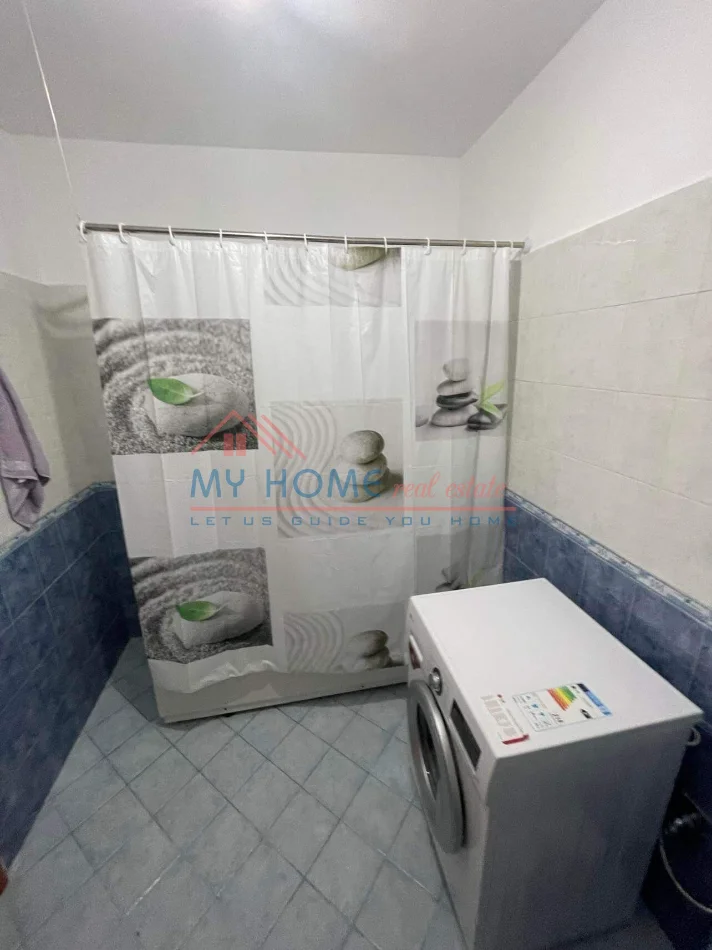 Tirane, jepet me qera apartament 1+1+Ballkon Kati 4, 73 m² 400 € (Laprake)