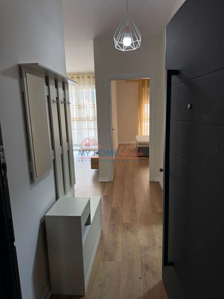 Tirane, jepet me qera apartament 1+1+Ballkon Kati 4, 70 m² 520 € (5 Maji)