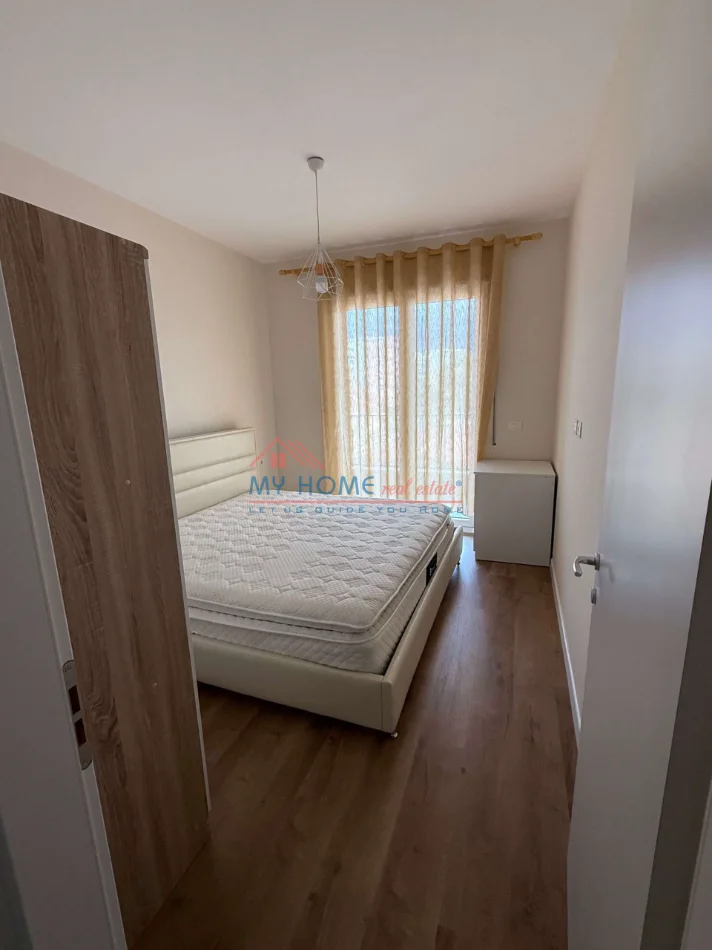 Tirane, jepet me qera apartament 1+1+Ballkon Kati 3, 70 m² 570 € (5 Maji)
