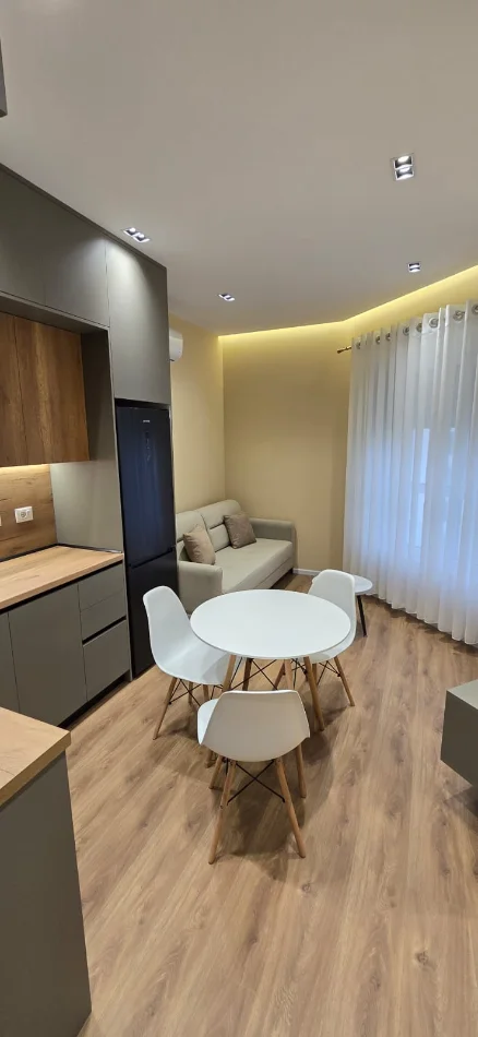 Tirane, jepet me qera nga Pronari, pa-komision apartament 1+1 Kati 7,