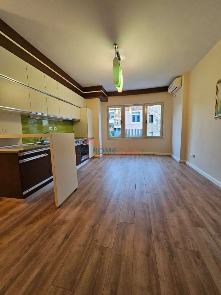 Tirane, shitet apartament 1+1+Ballkon Kati 3, 67 m² 163.000 € (Rruga Mine Peza)