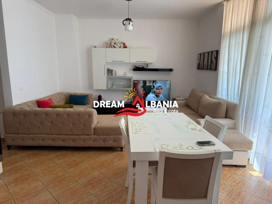 Golem, jepet me qera apartament 1+1 Kati 9, 85 m² 500 € (ne Golem)