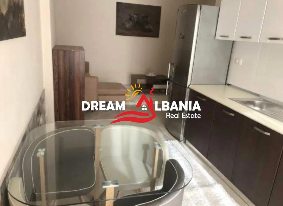 Tirane, jepet me qera apartament 1+1 , 55 m² 370 € (ne zonen e Freskut, Rruga Muhamet Deliu)
