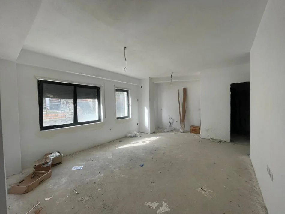 Tirane, shitet apartament 2+1 Kati 2, 94 m² 129.000 € (Kodra e Diellit)