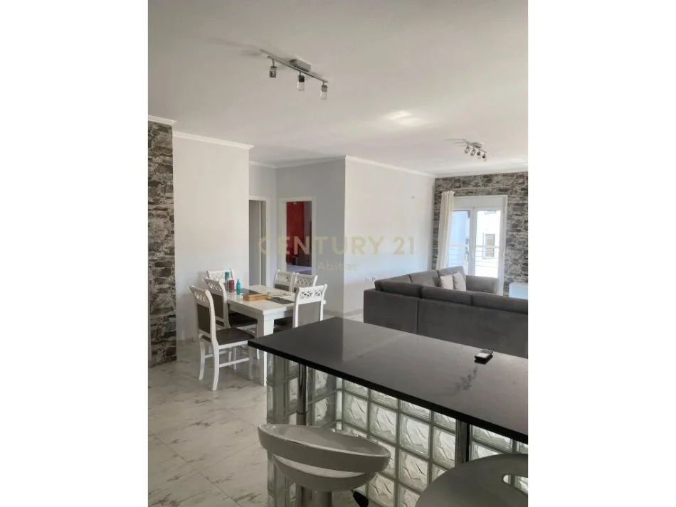 Tirane, jepet me qera apartament 2+1 Kati 4, 160 m² 700 € (elbasanit)