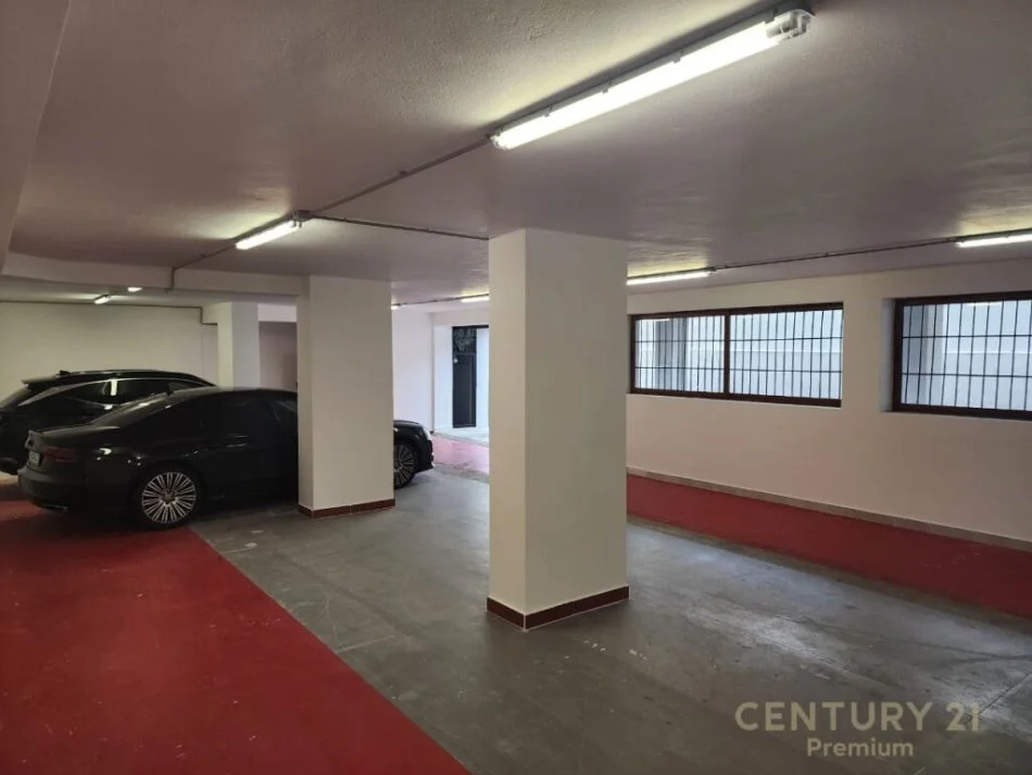 Tirane, jepet me qera ambjent biznesi Kati 0, 180 m² 800 € (koomuna e parisit)