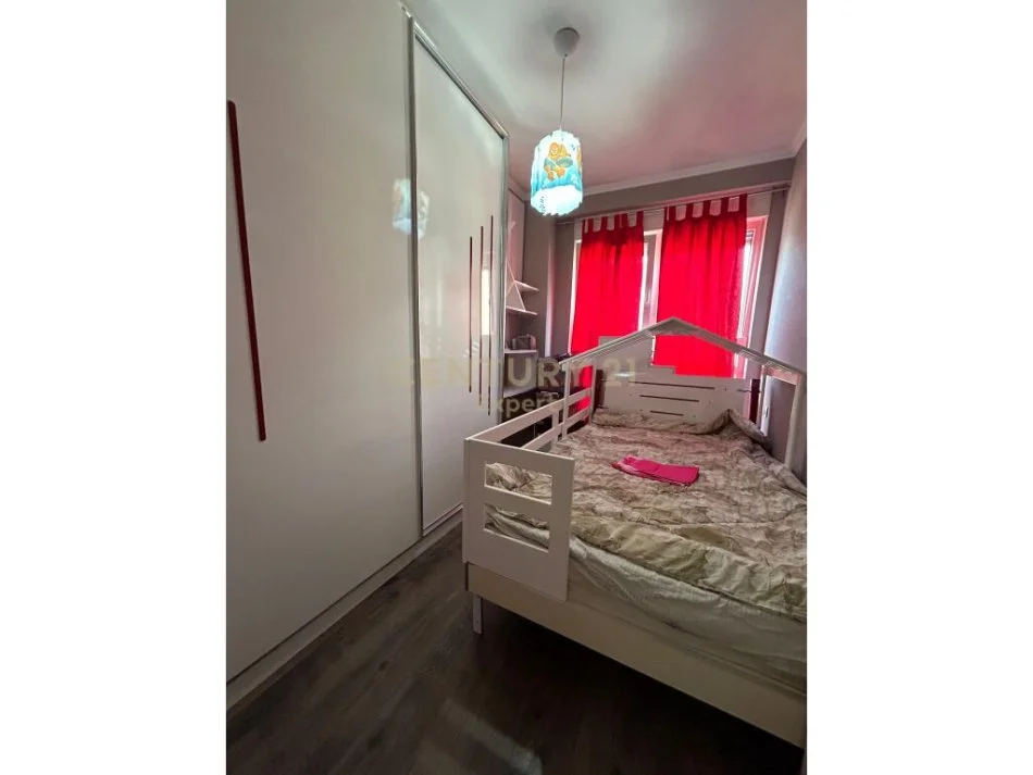 Tirane, jepet me qera apartament 2+1+Ballkon Kati 6, 80 m² 600 € (Rruga Artan Lenja)