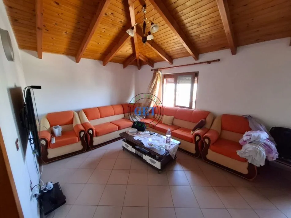 Durres, jepet me qera Kati 3, Shtepi private ,105 m² 350 € (Spitali, Durres)