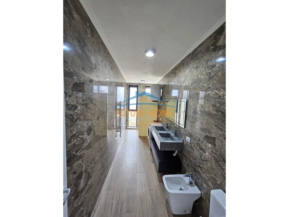 Tirane, shitet apartament 2+1+Aneks+Ballkon Kati 2, 124 m² 275.000 € (liqeni i thate)