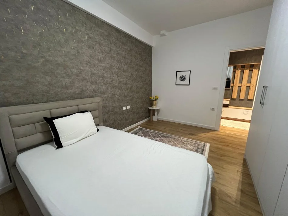 Tirane, shitet apartament 2+1+Aneks+Ballkon Kati 3, 101 m² 258.000 € (Komuna e Parisit)