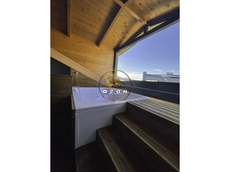 Tirane, jepet me qera Vile 3+1 Kati 3, 201 m² 3.000 € (teg)