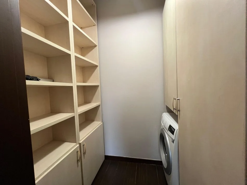 Tirane, jepet me qera apartament 2+1+Aneks+Ballkon Kati 9, 107 m² 900 € (Kompleksi Panorama)