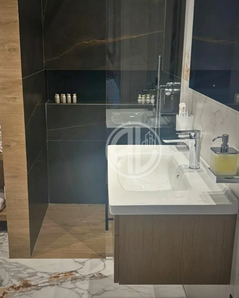 Durres, jepet me qera 2+1+Ballkon Kati 3,