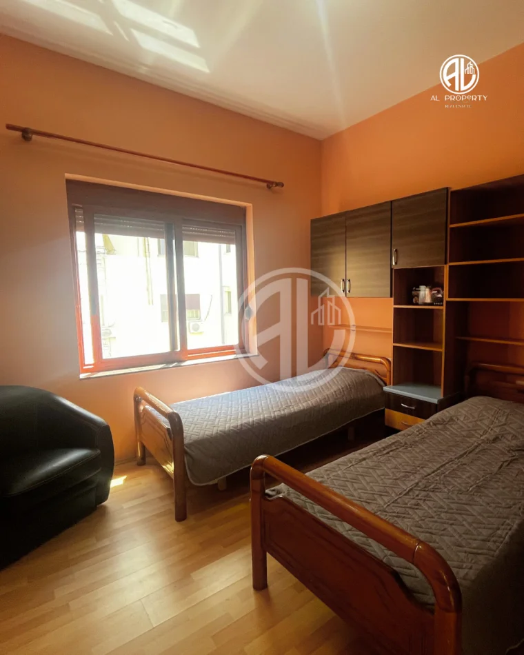 Durres, jepet me qera 1+1 Kati 5, 400 € 