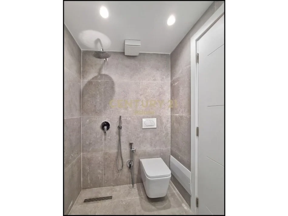 Tirane, shes apartament 2+1 Kati 4, 105 m² 255.000 € (kryqezimi 21 dhjetori)