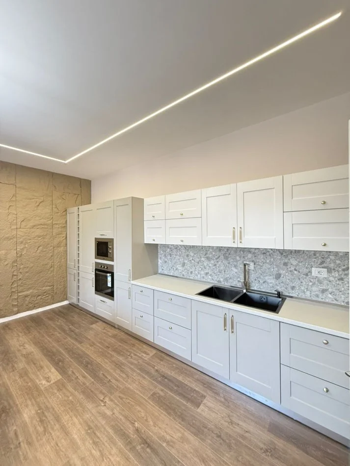 Super Apartament me qera tek Kodra e Diellit (700 Euro)