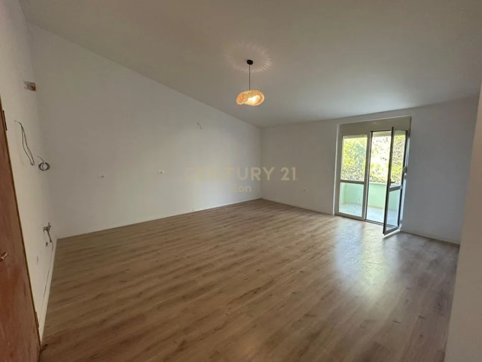 Durres, shes apartament 1+1 Kati 3, 73 m² 180.000 € (Kavaje)