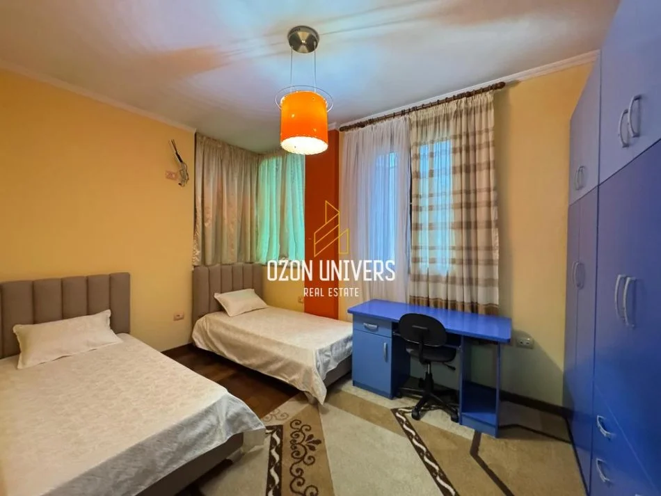 Tirane, jepet me qera apartament 3+1+Aneks+Ballkon Kati 3, 163 m² 700 € (Kodra e Diellit)