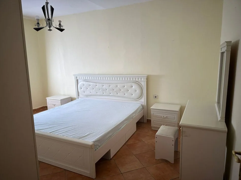 Apartament 1+1 me qera ne laprake, prane Kupoles (40,000 leke)