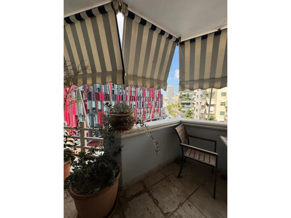 Tirane, shitet apartament 2+1 Kati 3, 160 m² 650.000 € (Air Albania, Tiranë.)