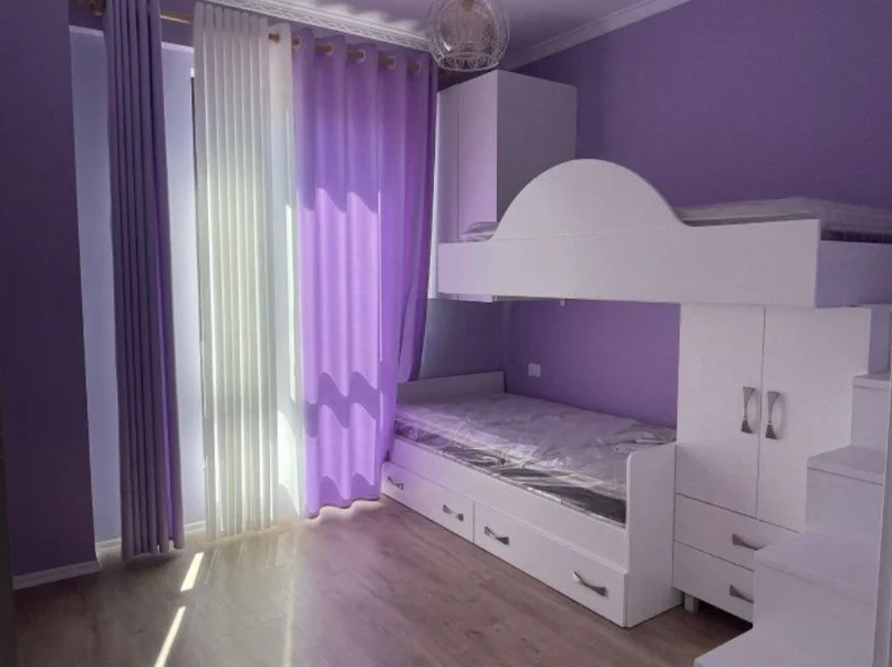 Tirane, jepet me qera apartament 2+1 , 120 m² 1.100 € 